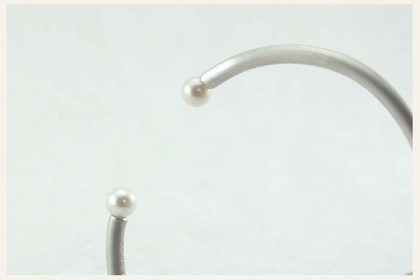 Silber Armspange mit Perlenenden