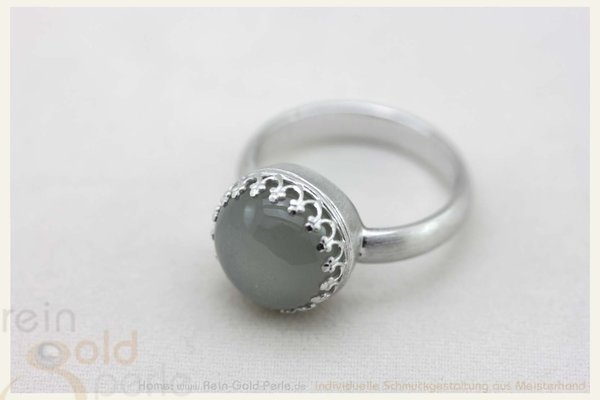 Krönchen-Ring - runder, grauer Mondstein, Silber