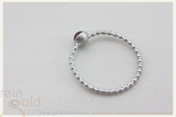 Kügelchen Ring, zart - Globe fine - Silber mit Granat