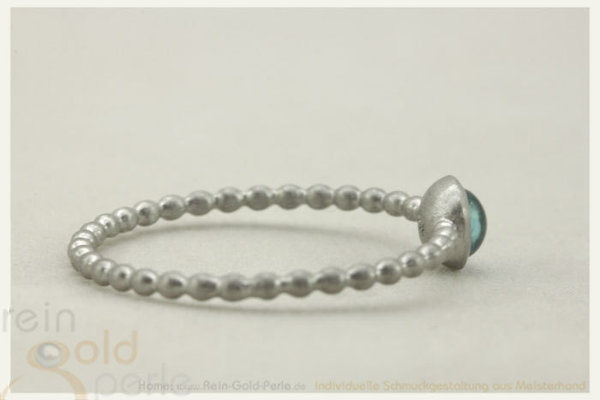 Kügelchen Ring, zart - Globe fine - Silber mit Blautopas