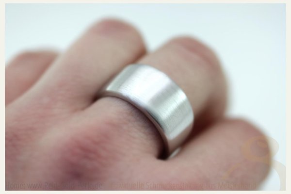 Silber Ring - massiv mit 8 Brillanten