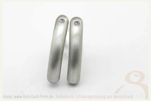 Ohrstecker, Silber mit Brillanten und runden Enden